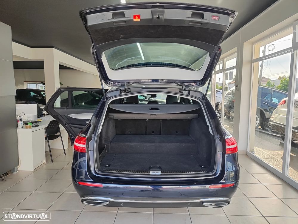 Mercedes-Benz E 300 de AMG Line - 18