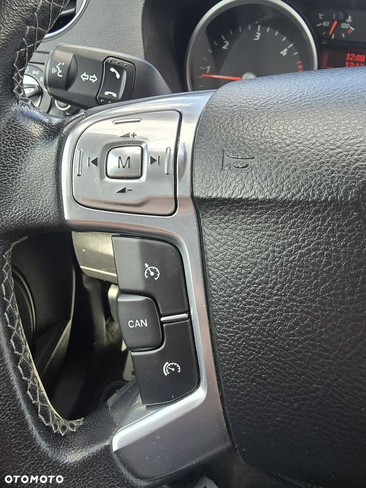 Ford S-Max - 32