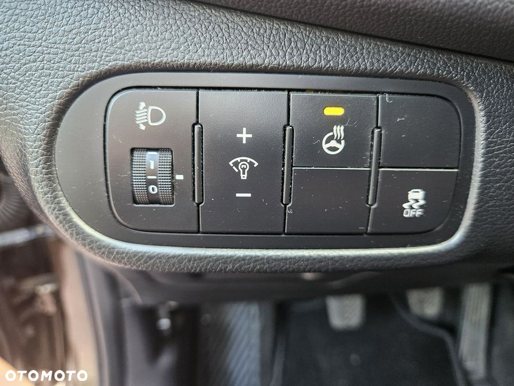 Kia Carens 1.6 GDI Dream-Team Edition - 23