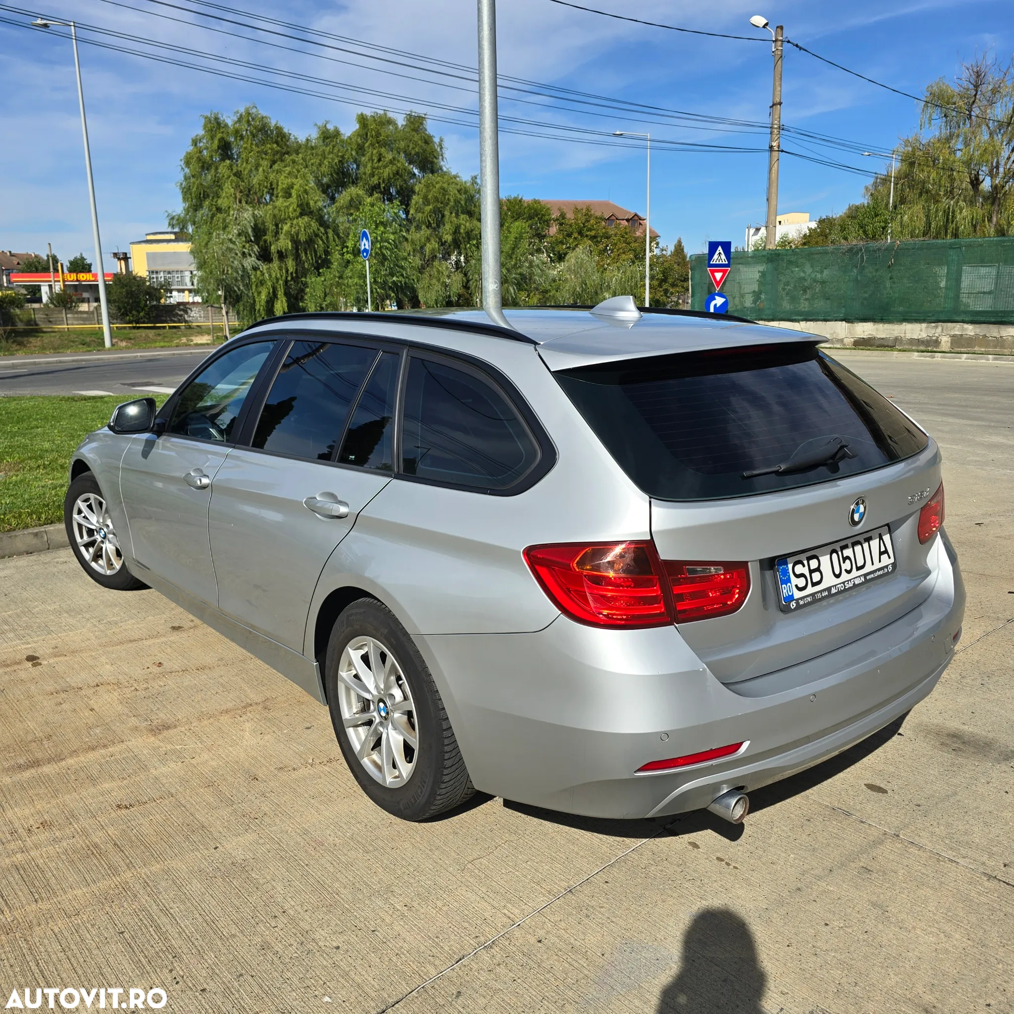 BMW Seria 3 318d xDrive Touring Modern Line - 9