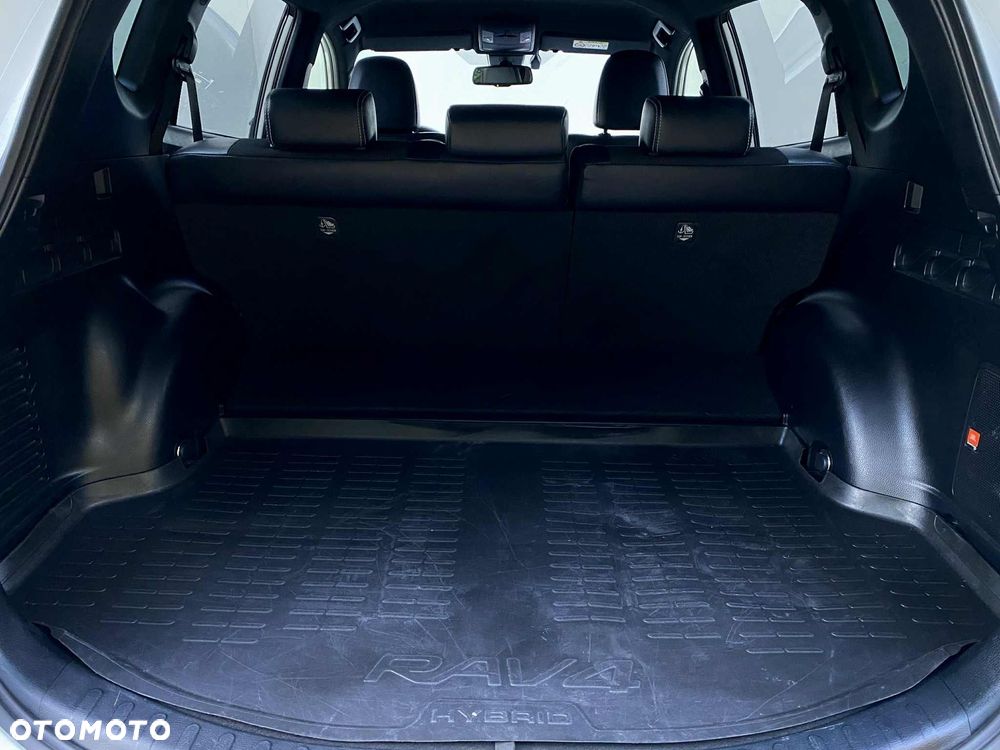 Toyota RAV4 Hybrid Premium 4x2 - 23