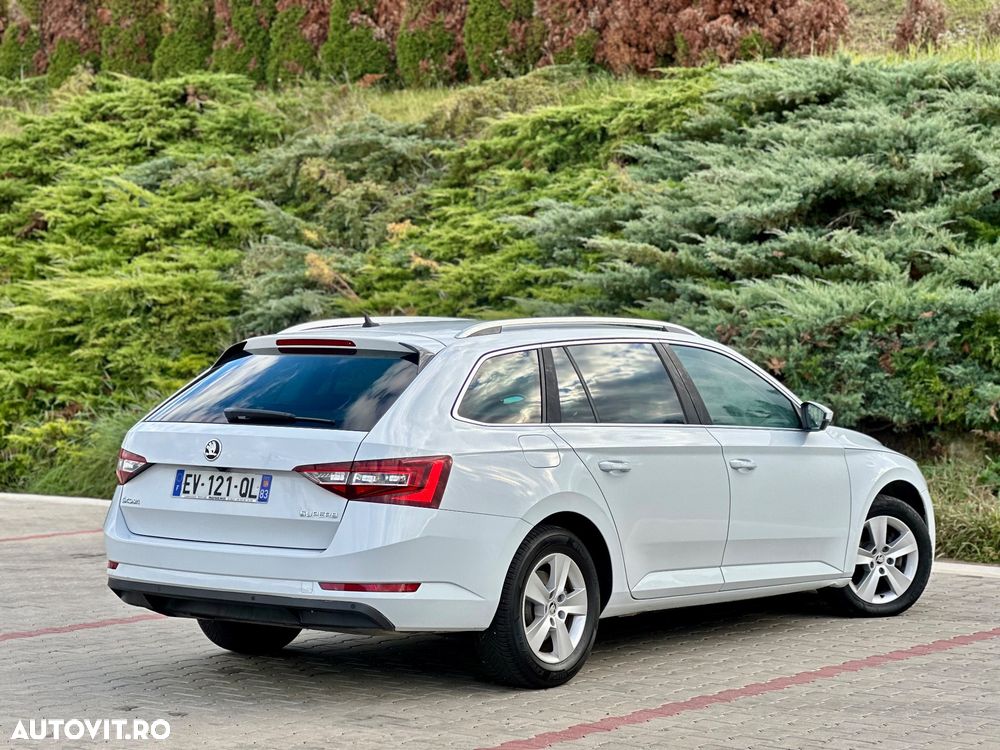Skoda Superb Combi 1.6 TDI DSG Ambition - 6