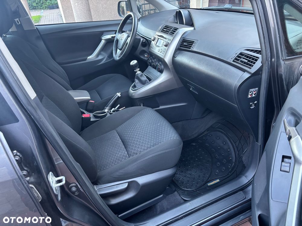 Toyota Verso 2.0 D-4D - 12
