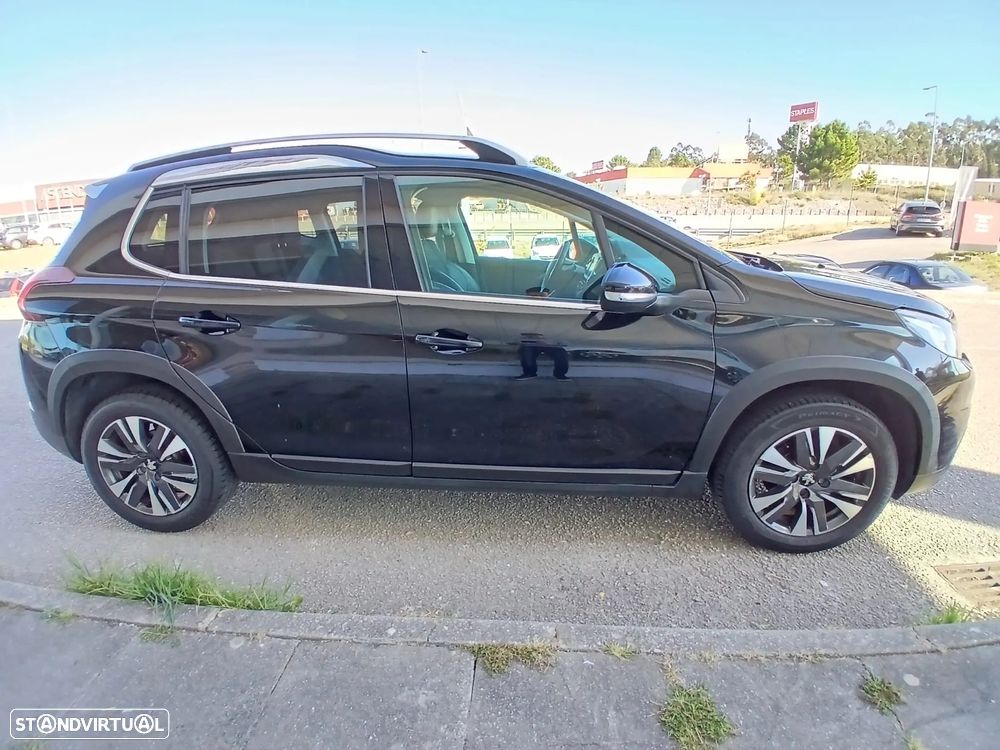 Peugeot 2008 1.2 PureTech Allure - 6