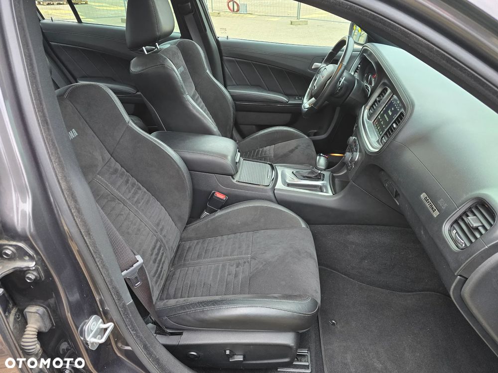 Dodge Charger 5.7 R/T Daytona - 19