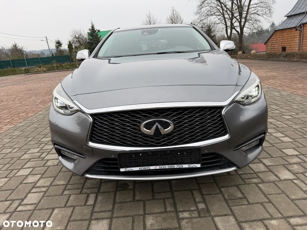 Infiniti Q30 2.2d DCT AWD City Black Edition - 2