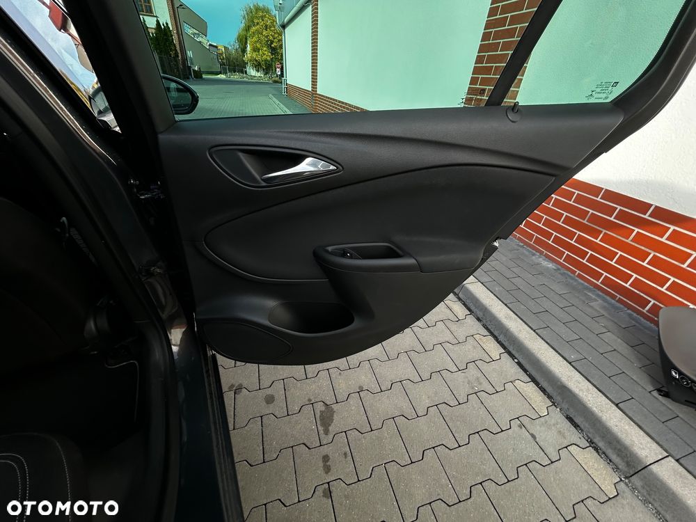Opel Astra 1.4 T Dynamic S&S - 15