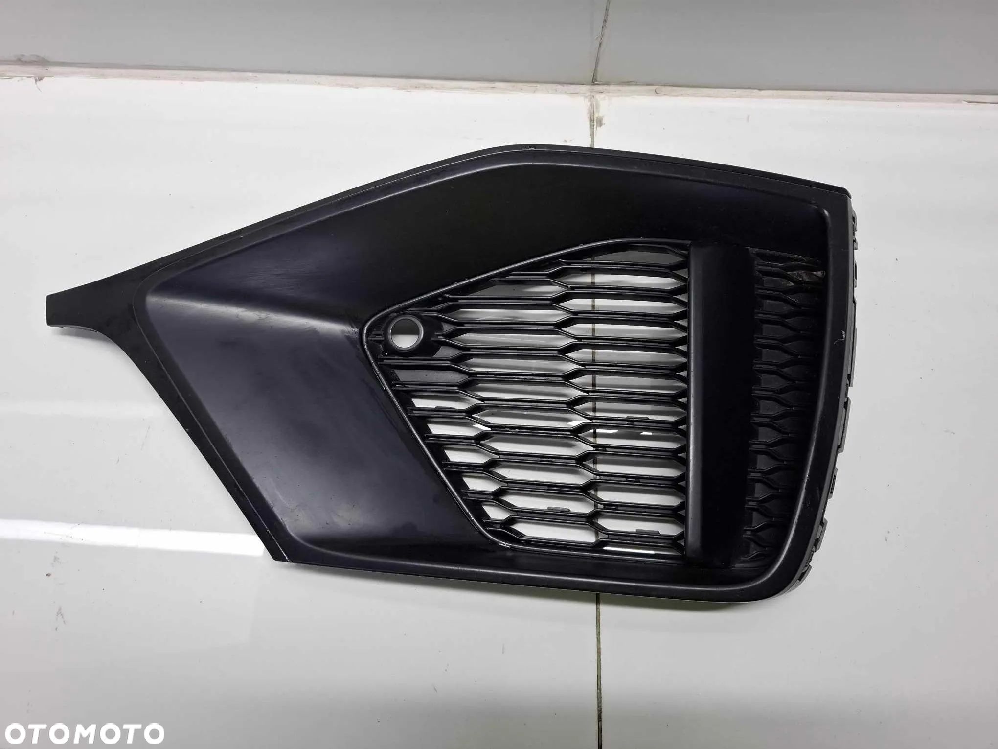 KRATKA ZDERZAKA PRZÓD PRZEDNIA AUDI Q8 S LINE 4M 4M8807682A - 1