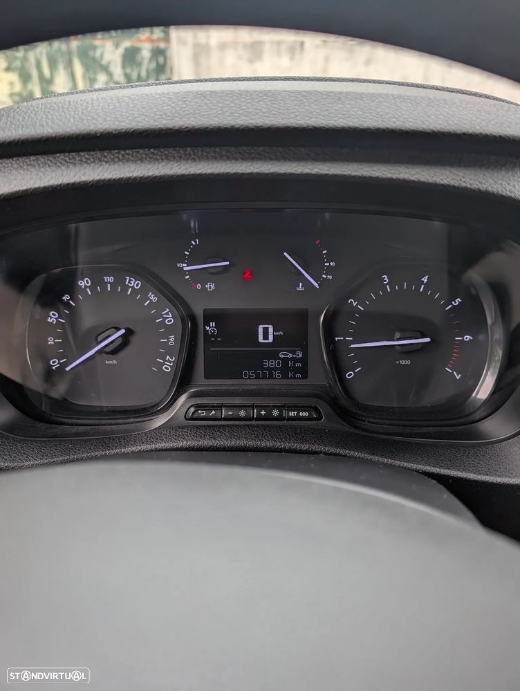 Opel Vivaro - 14