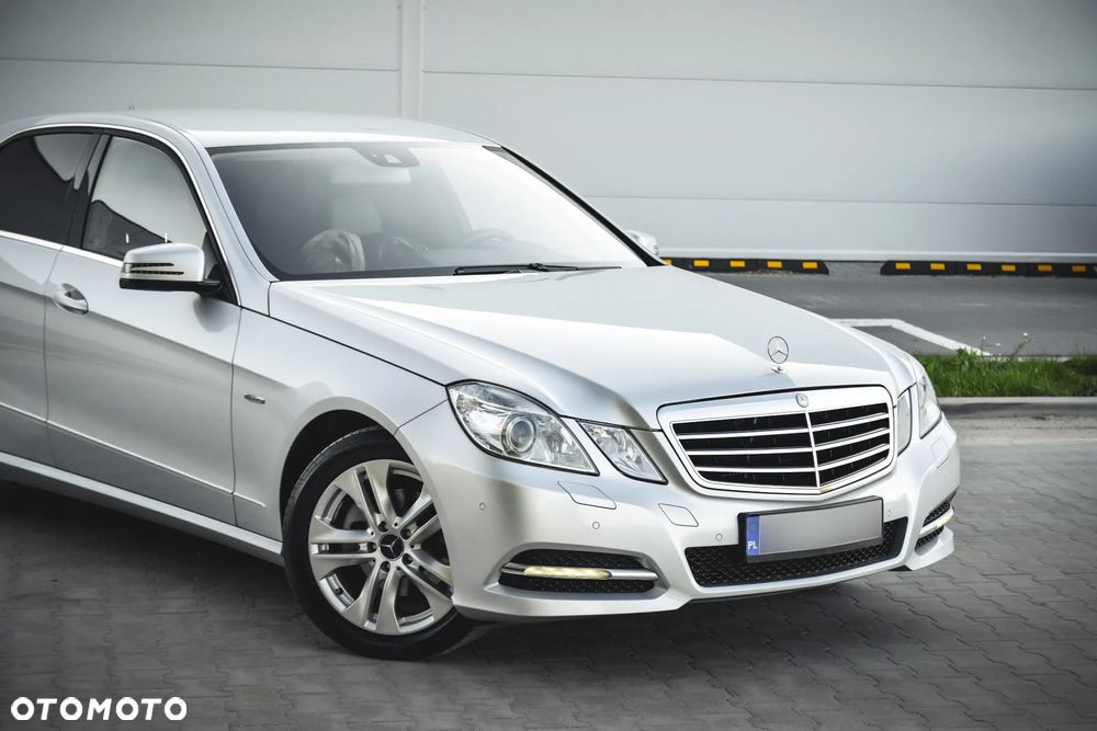 Mercedes-Benz Klasa E 200 CGI BlueEFFICIENCY 7G-TRONIC Avantgarde - 20