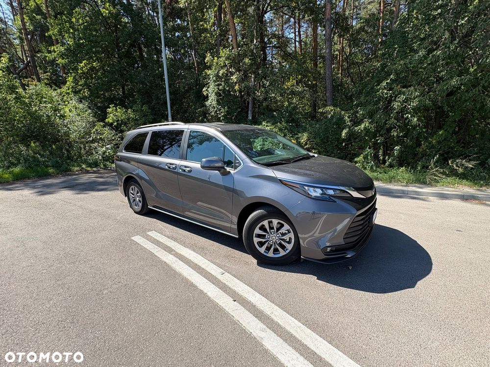 Toyota Sienna - 7