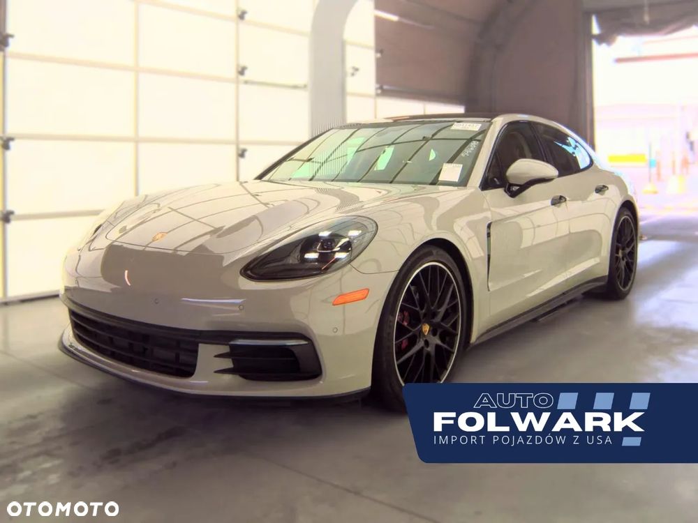 Porsche Panamera - 1