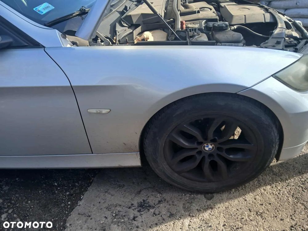 BMW E90 Zderzak przedni, maska, lampa przednia lewa, prawa, błotnik lewy, prawy. - 10