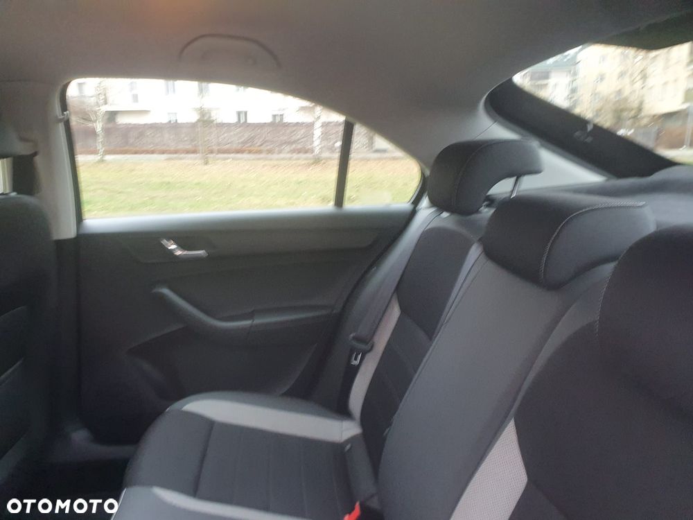 Skoda RAPID 1.2 TSI Ambition - 8
