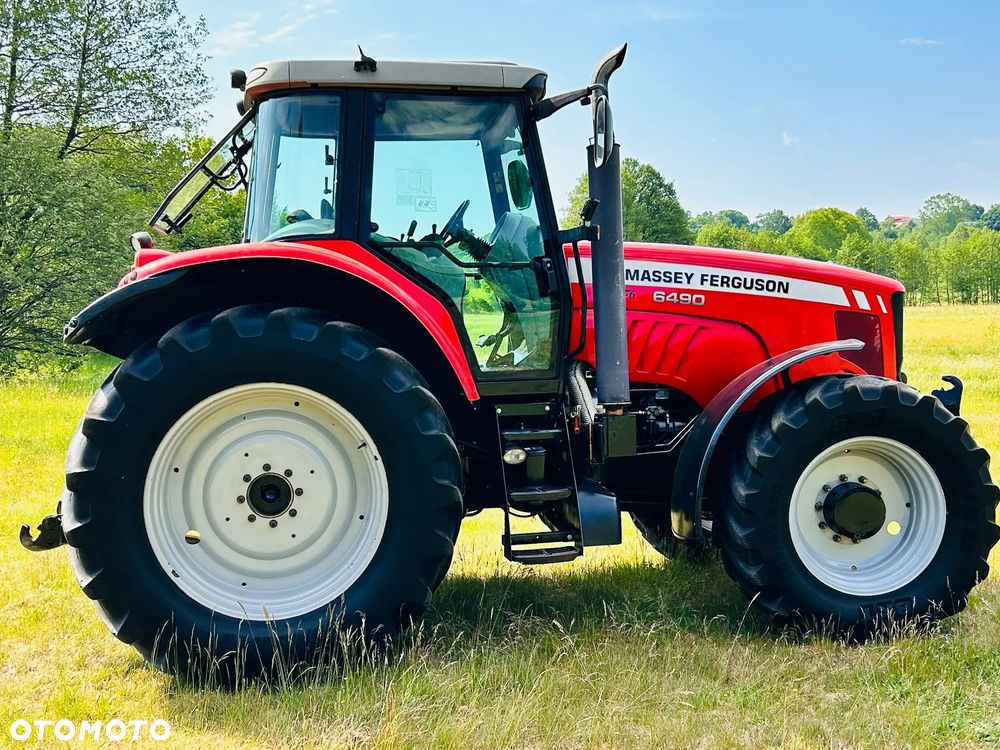 Massey Ferguson - 12