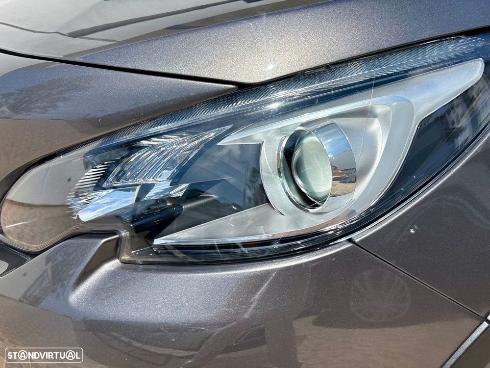 Peugeot 2008 1.2 PureTech Style - 41