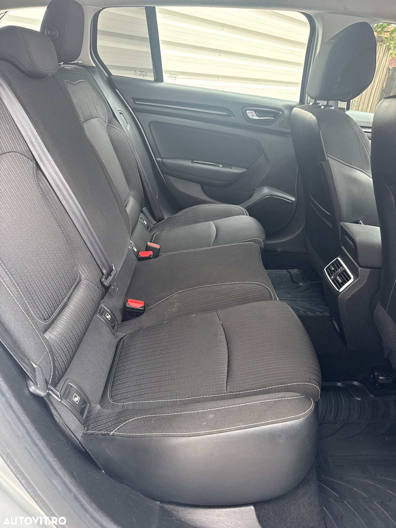 Renault Megane ENERGY dCi 110 EDC INTENS - 17