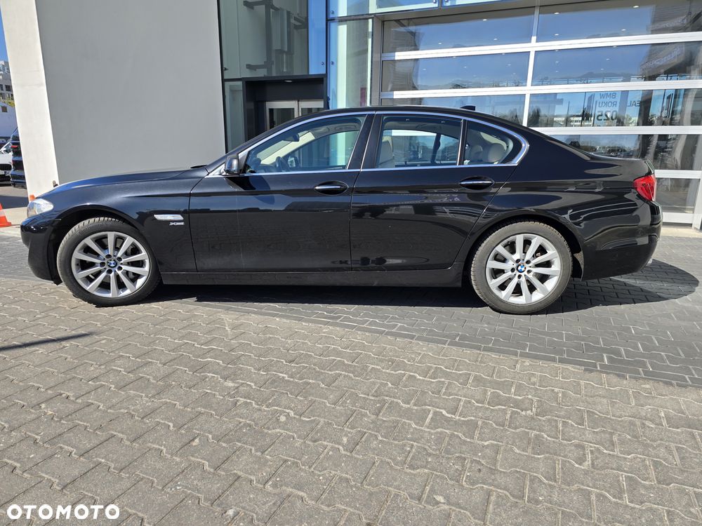BMW Seria 5 525d xDrive - 4