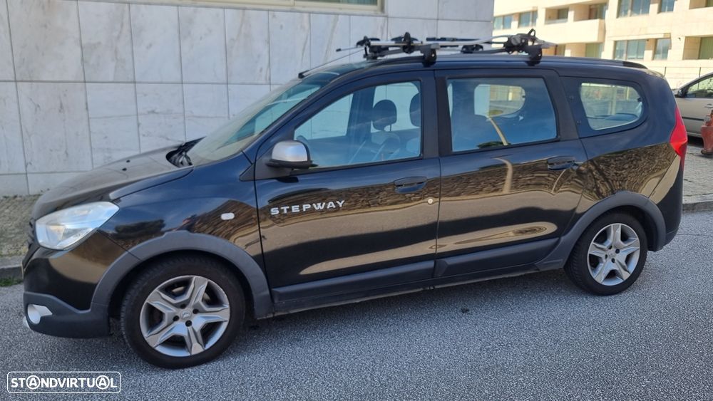 Dacia Lodgy 1.5 dCi Stepway 7L - 1