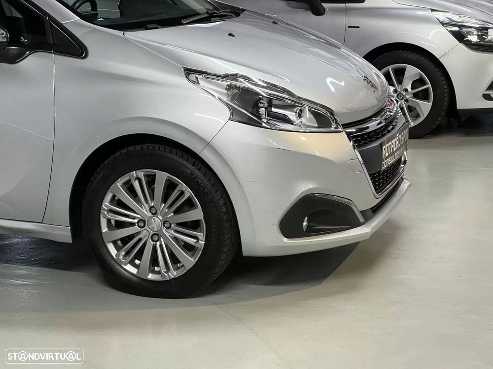 Peugeot 208 1.2 PureTech Allure - 4