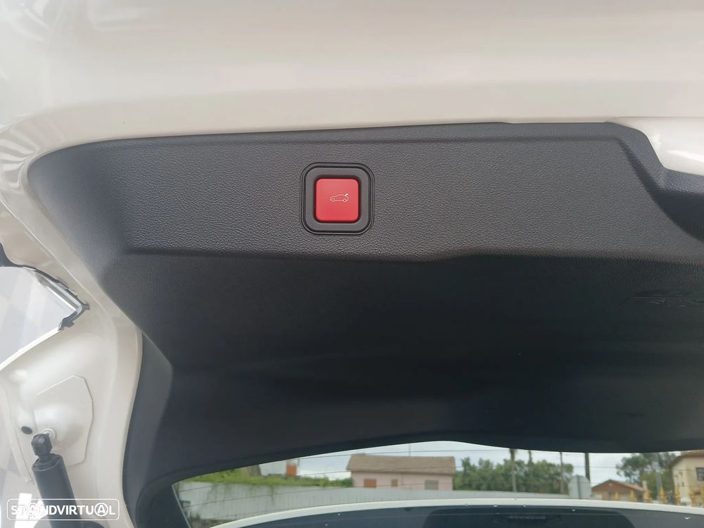 Jeep Avenger 1.2 e-Hybrid Altitude DCT - 34