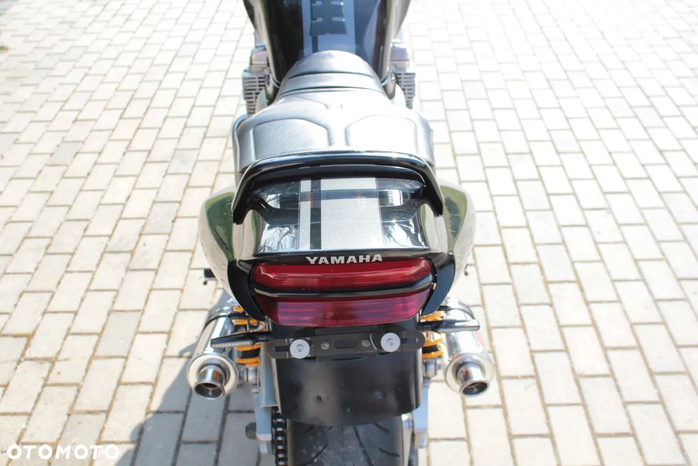 Yamaha XJR - 14
