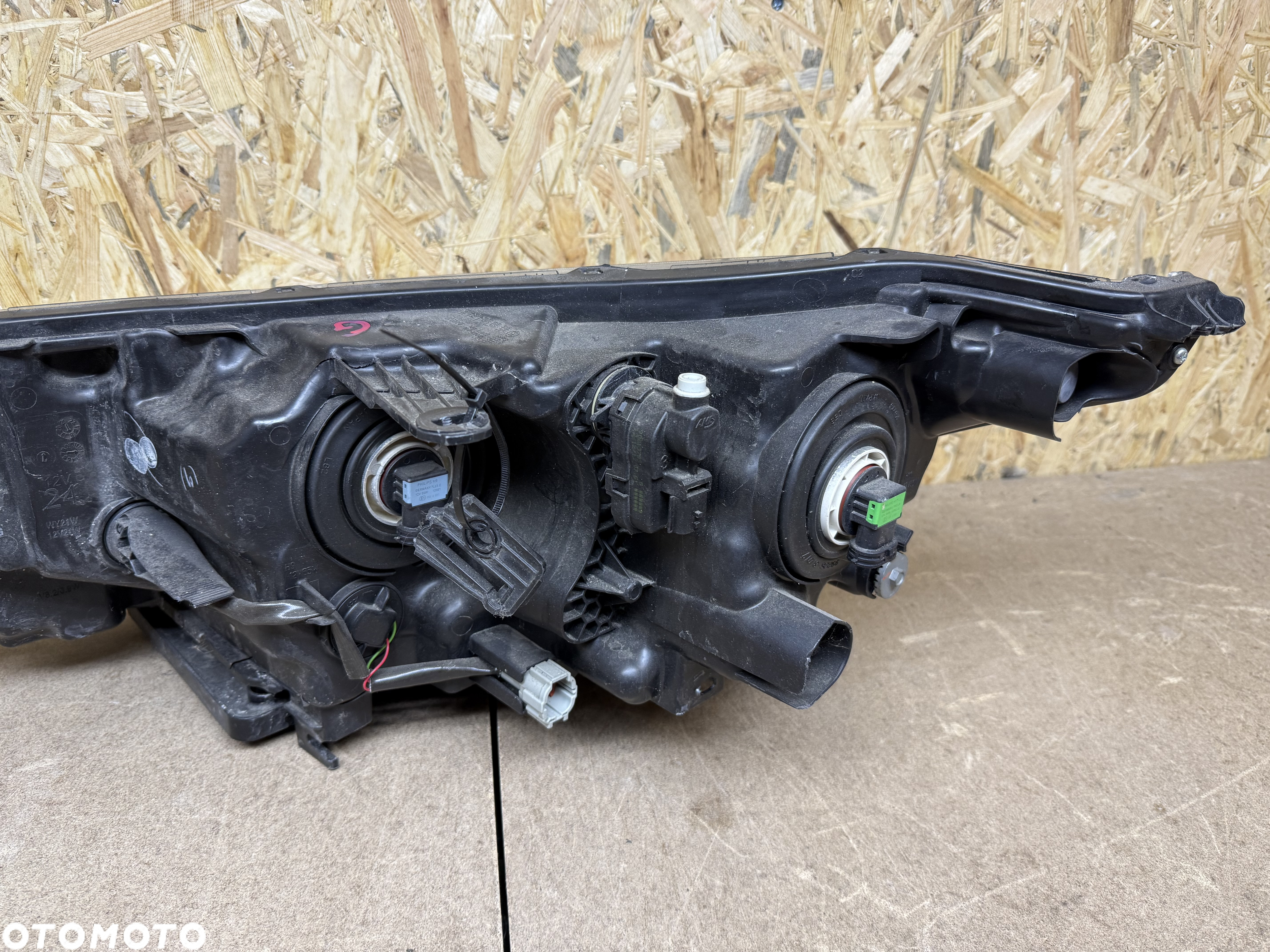 LAMPA PRAWA SOCZEWKA LED NISSAN QASHQAI J11 LIFT - 10