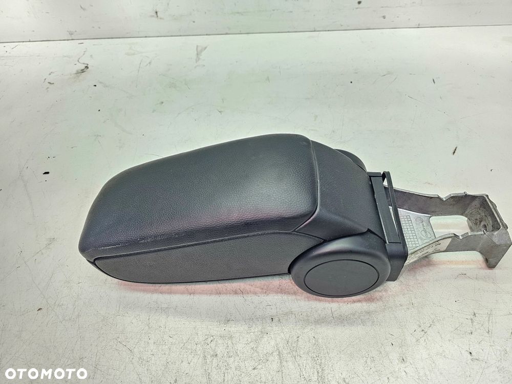 PODŁOKIETNIK PRZÓD REGULOWANY AUDI A3 8P 8P0864207B 6PS SOUL - 4