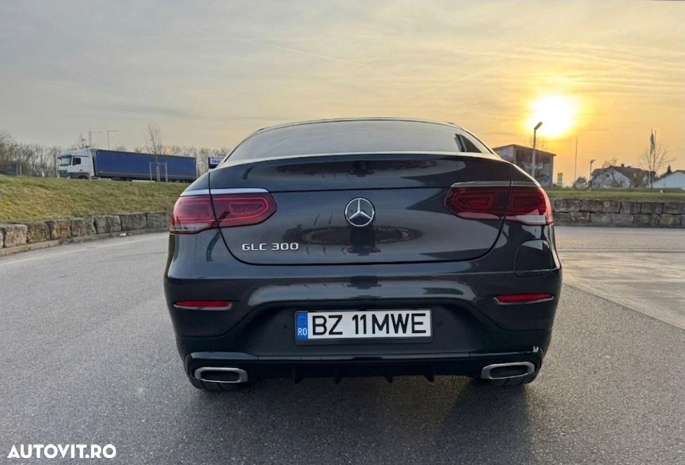Mercedes-Benz GLC Coupe 350 e 4Matic 7G-TRONIC AMG Line - 32