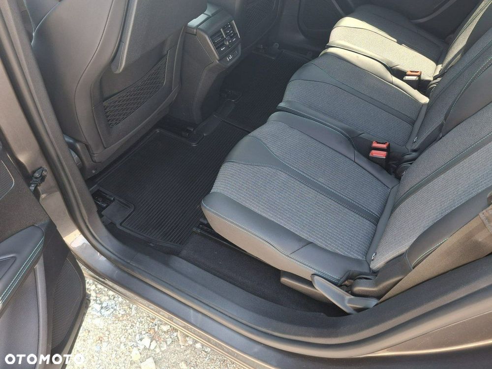 Peugeot 5008 - 10