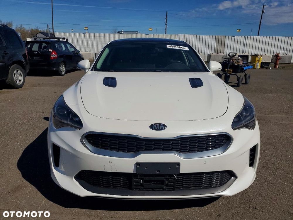 Kia Stinger - 6