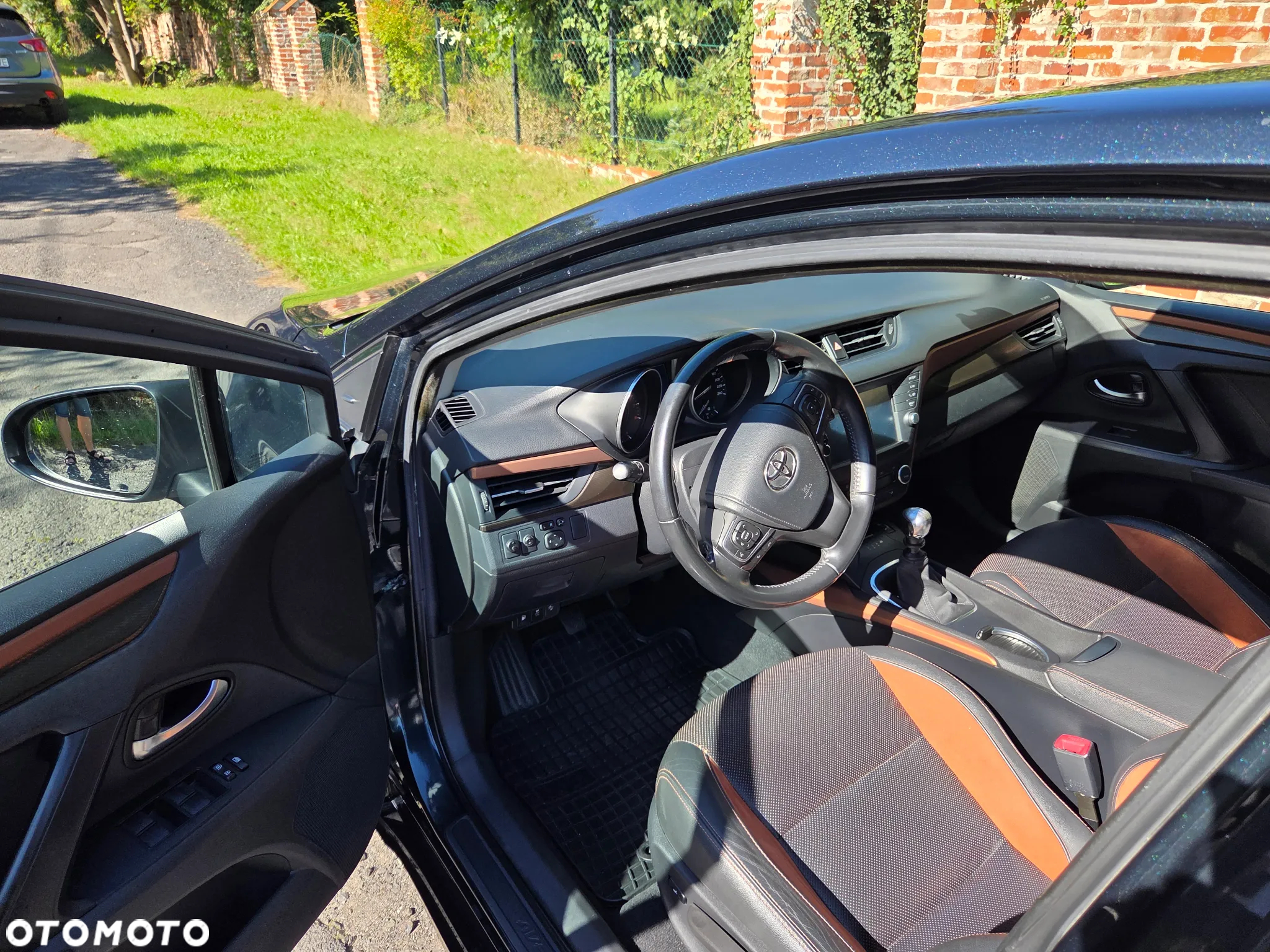 Toyota Avensis 1.8 Premium - 8