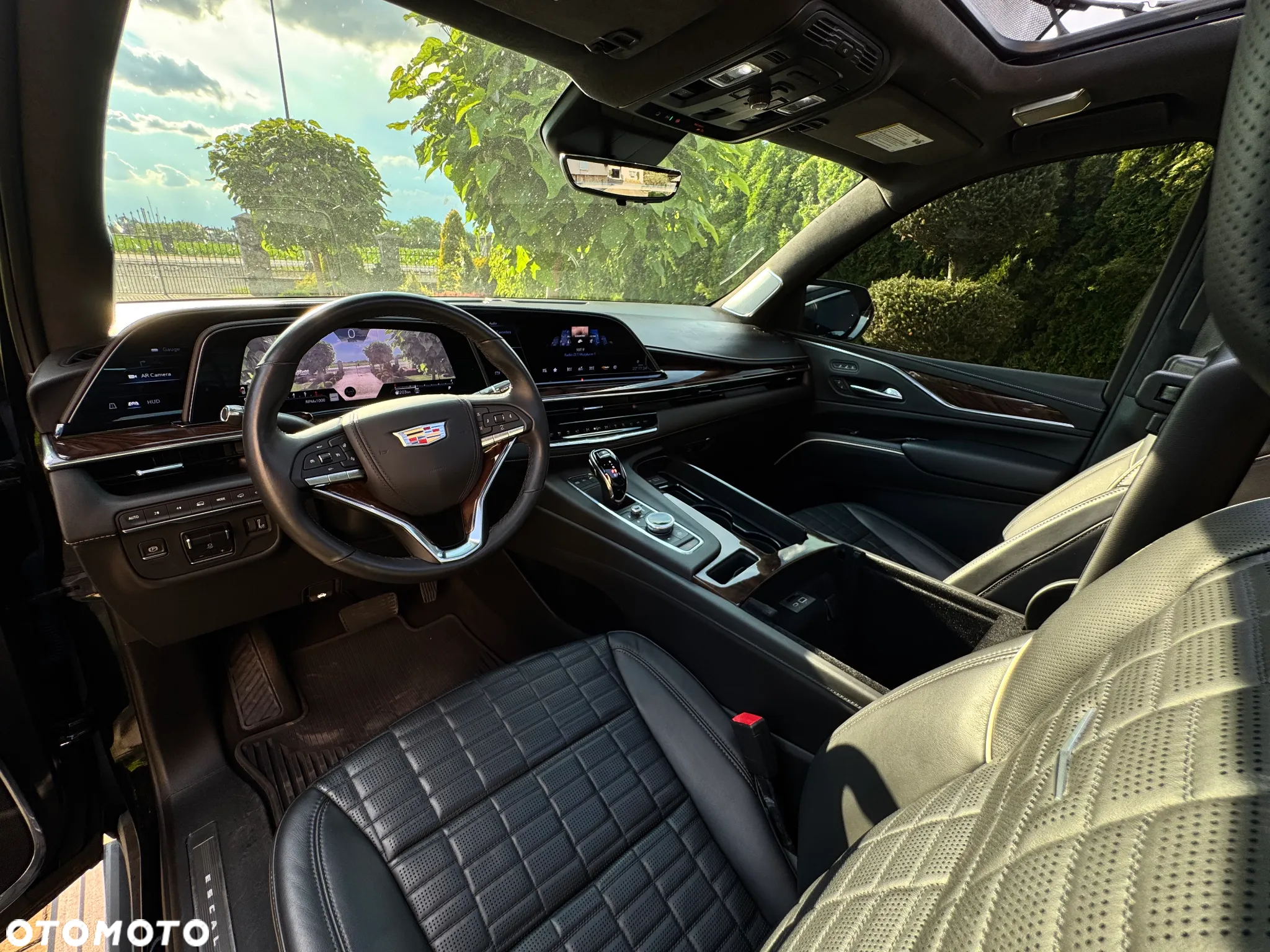 Cadillac Escalade - 21
