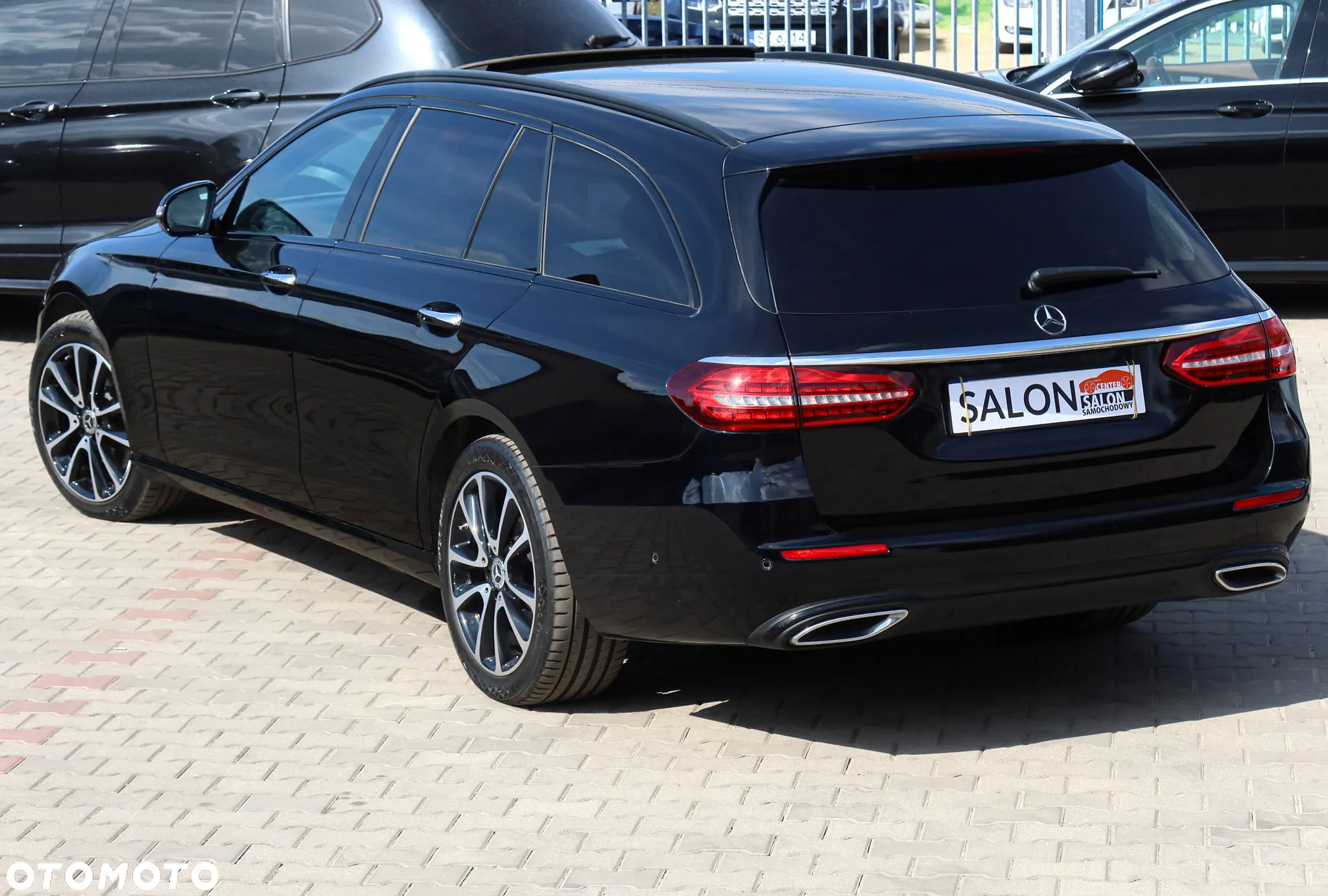 Mercedes-Benz Klasa E 220 d 4Matic T 9G-TRONIC Avantgarde - 7