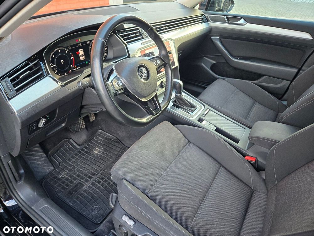 Volkswagen Passat - 19