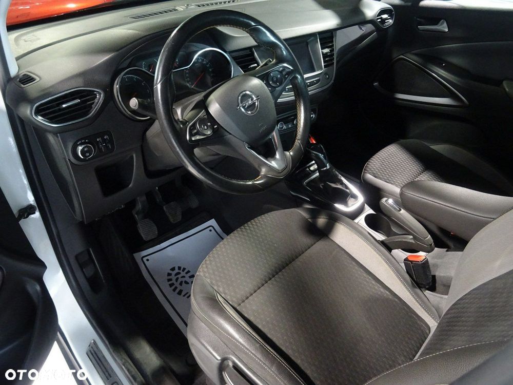 Opel Crossland X - 11