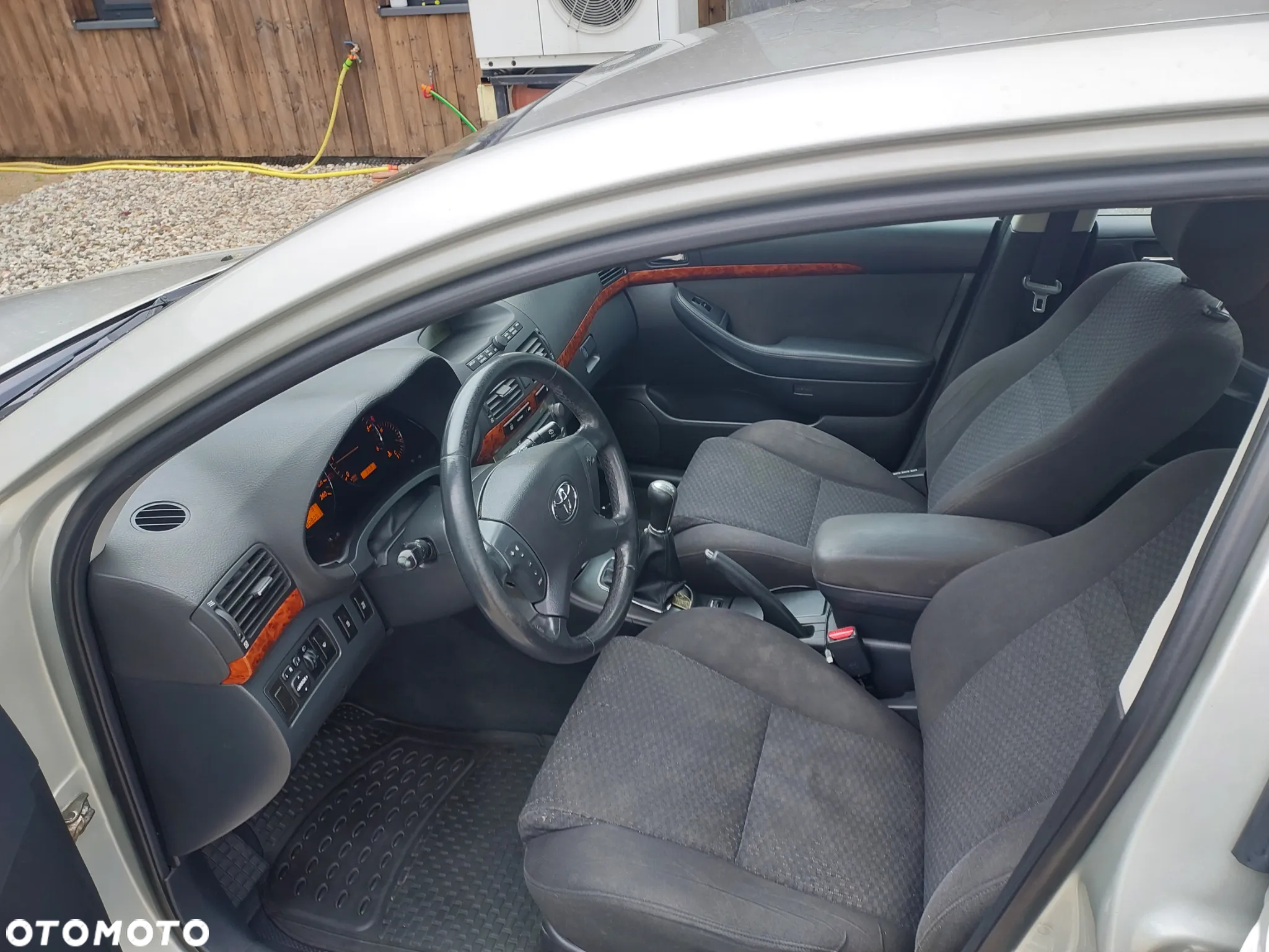 Toyota Avensis 2.0 D-4D Sol - 8