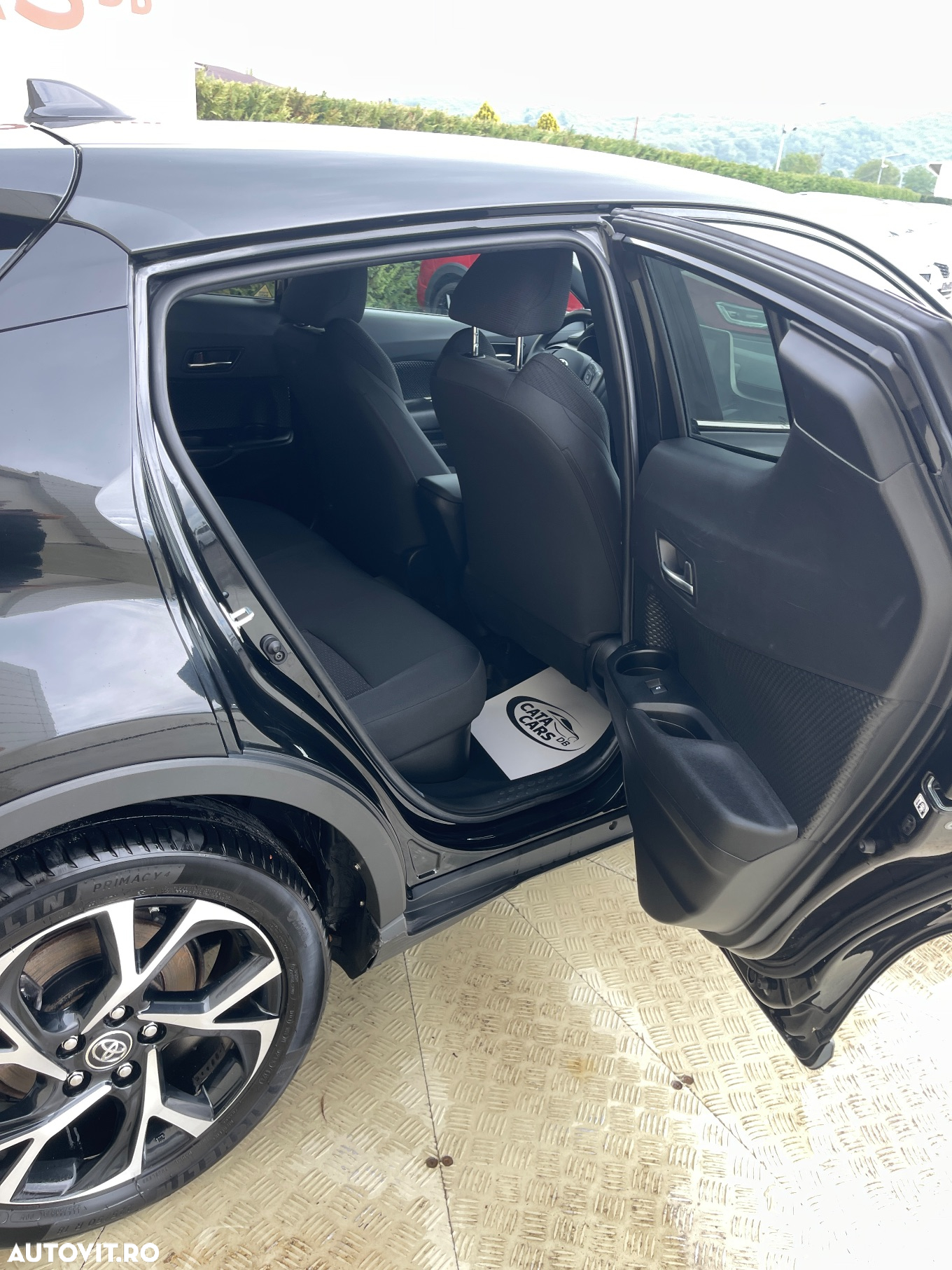 Toyota C-HR Hybrid Club - 23