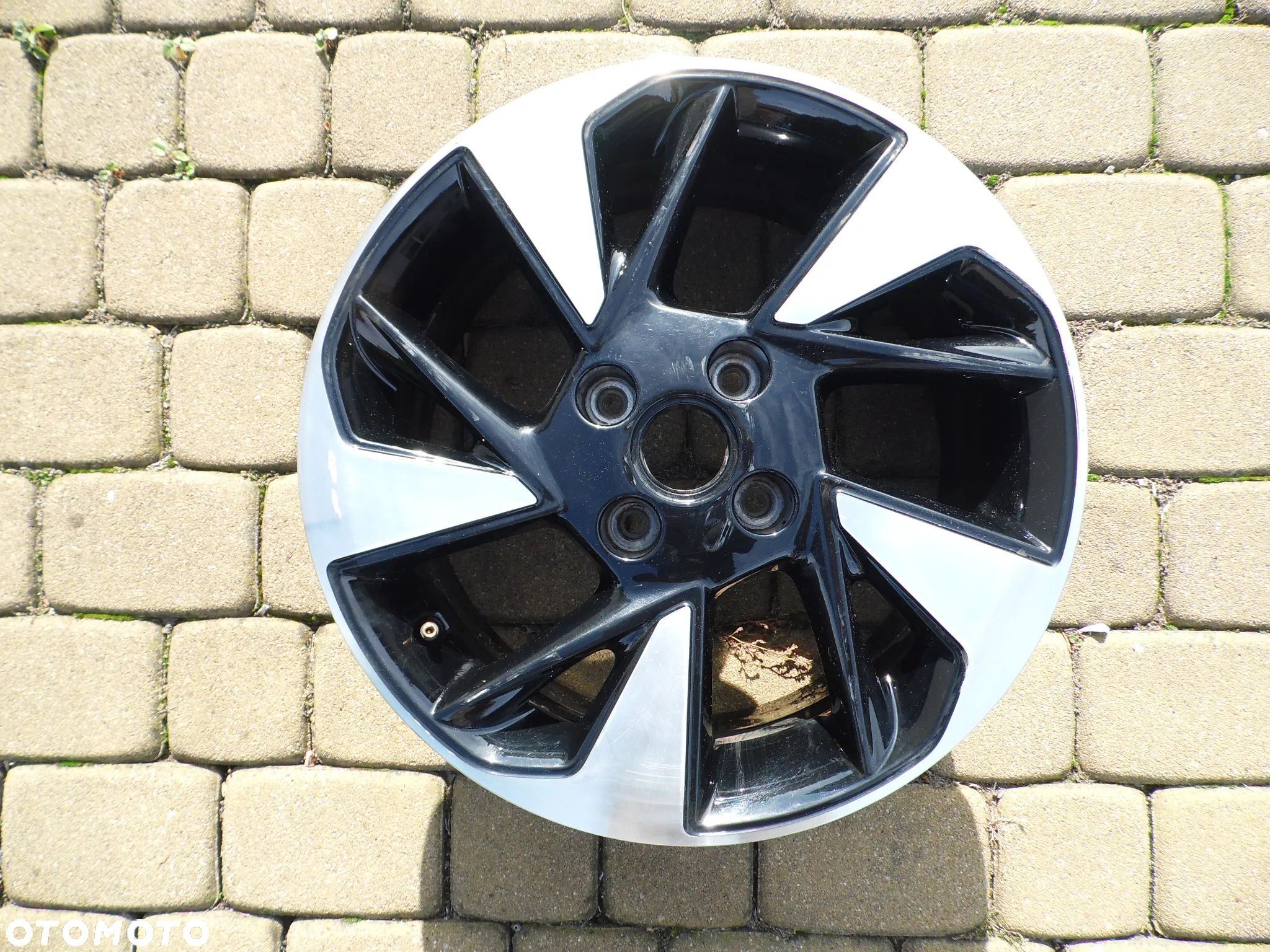 Felga 16'' 4x108 Opel 6,5x16 ET32 93484566 - 1