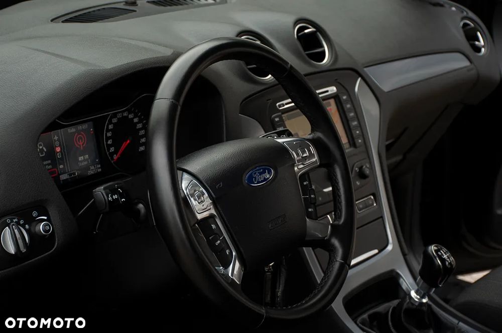 Ford Mondeo 2.0 TDCi Titanium - 34
