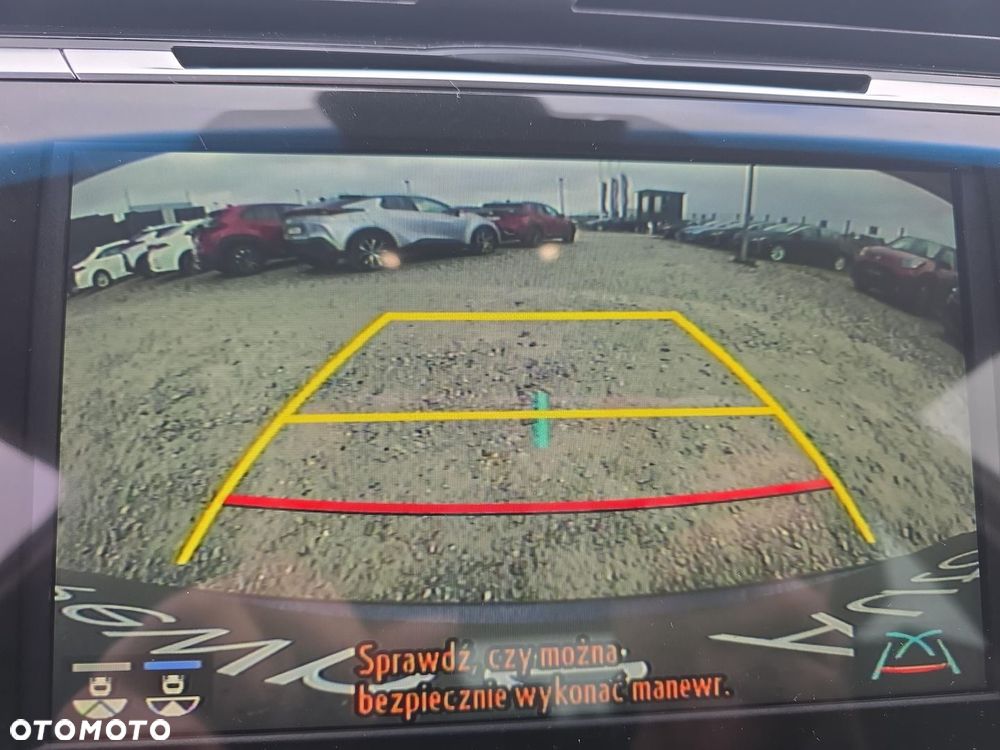 Toyota Camry 2.5 Hybrid Executive CVT - 26