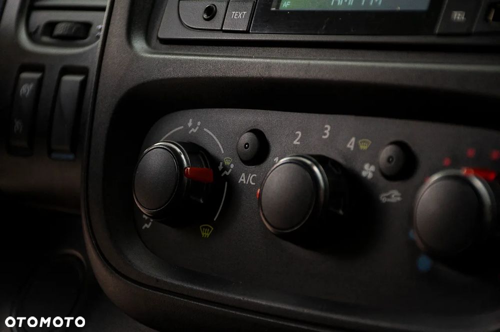 Opel Vivaro - 28