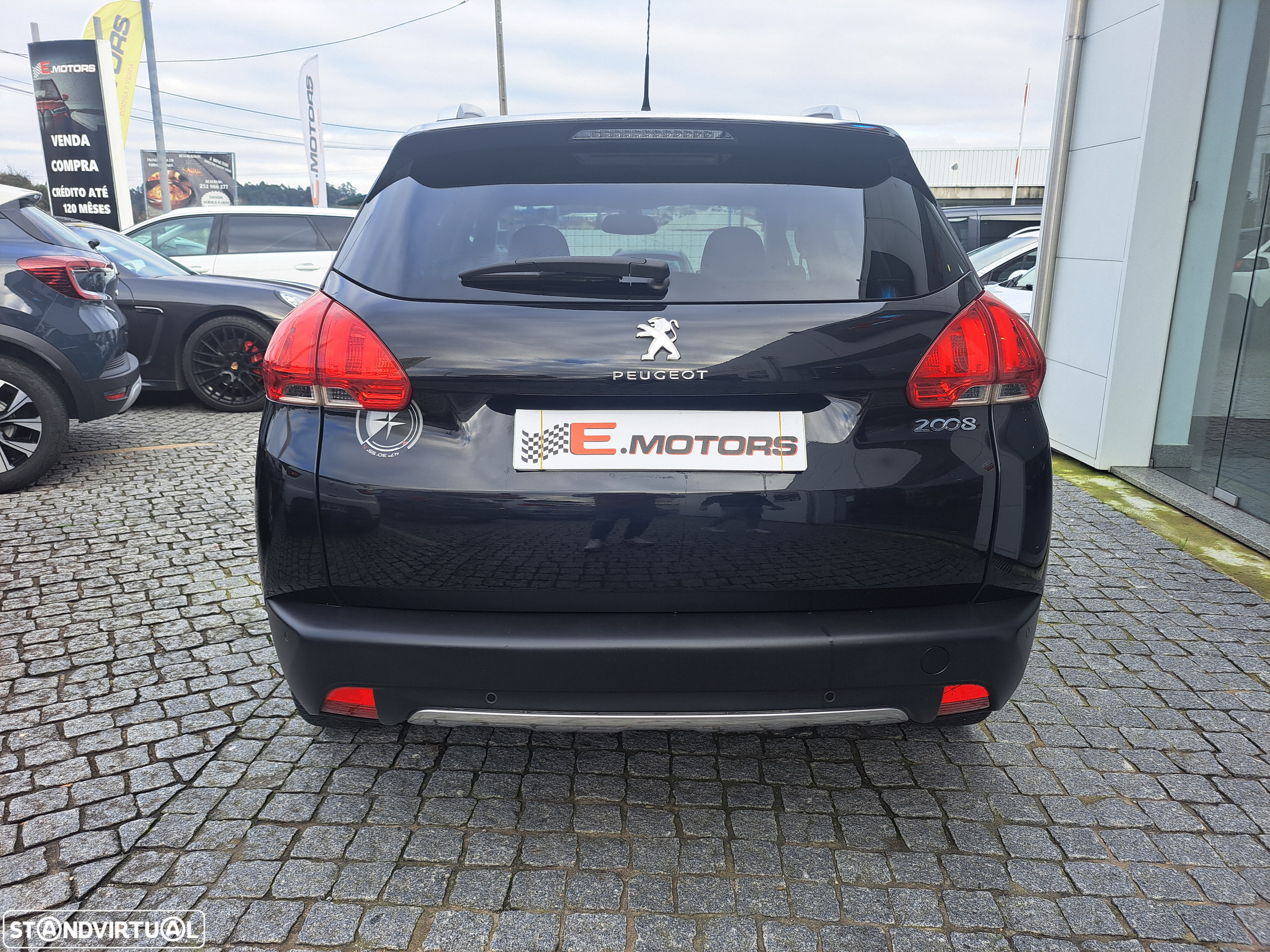 Peugeot 2008 1.2 PureTech Allure - 12
