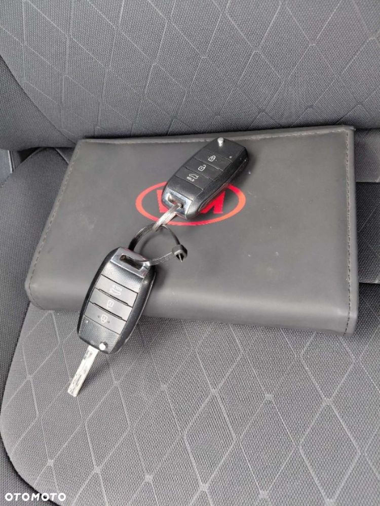 Kia Rio - 24
