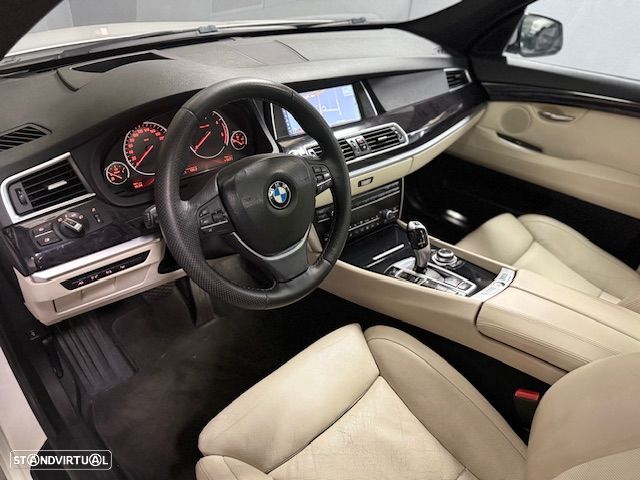 BMW 530 Gran Turismo d Pack M - 12