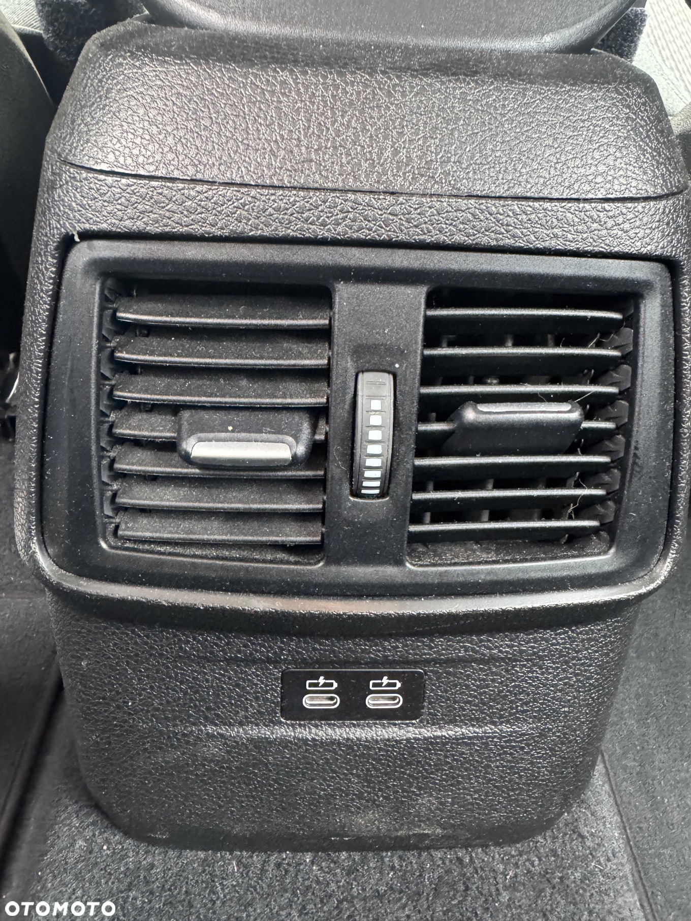BMW Seria 2 218d - 9