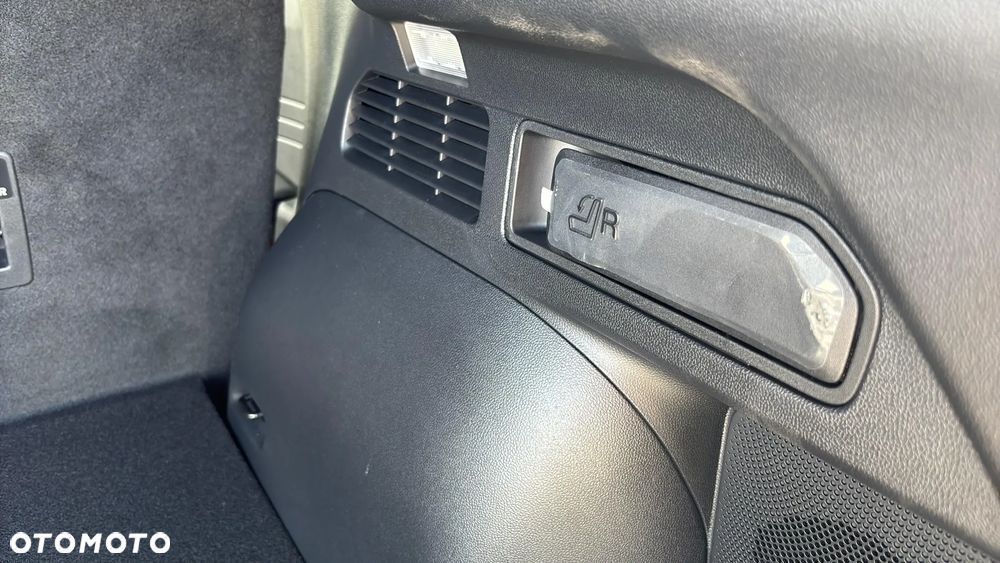 Ford Kuga 2.5 FHEV FWD ST-Line X - 17