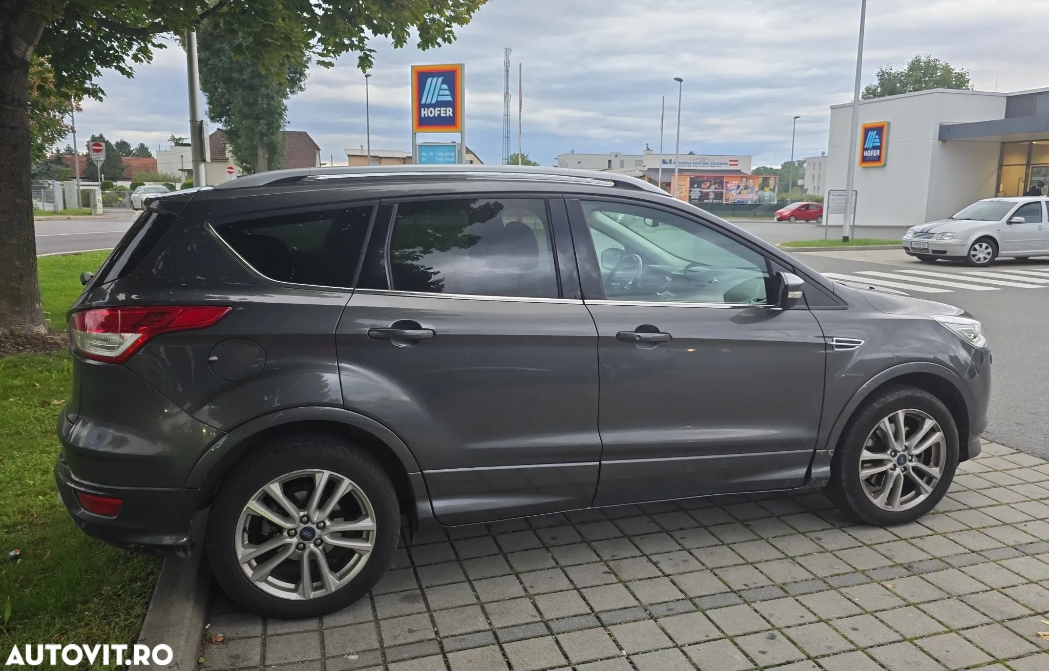 Ford Kuga 2.0 TDCi 4WD Powershift Titanium - 1