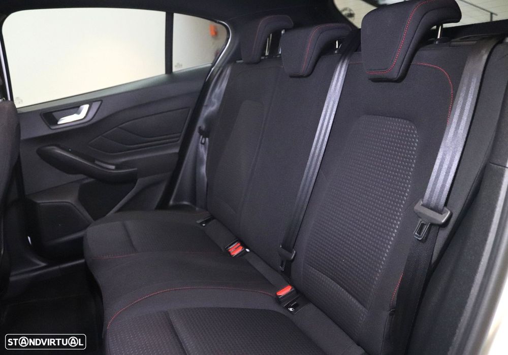 Ford Focus 1.0 EcoBoost ST-Line - 34