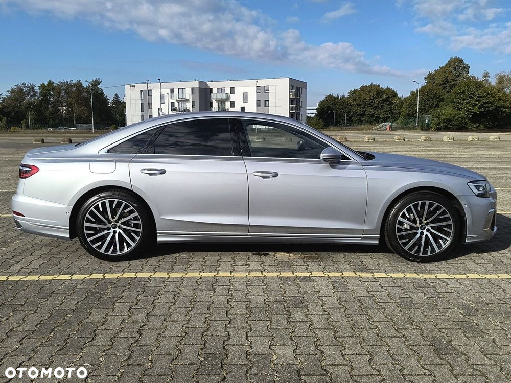 Audi A8 - 4